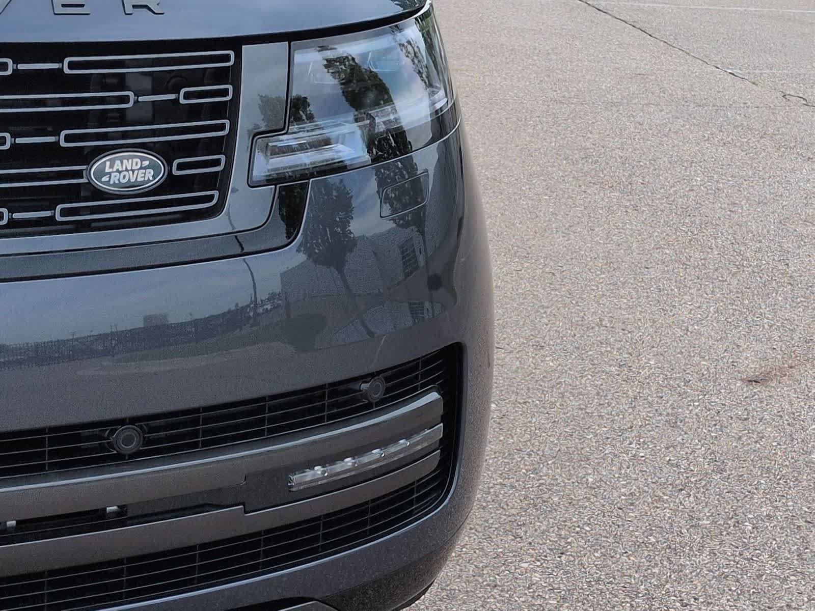 New 2026 Land Rover Range Rover Long Wheelbase SE AWD/4WD image 10