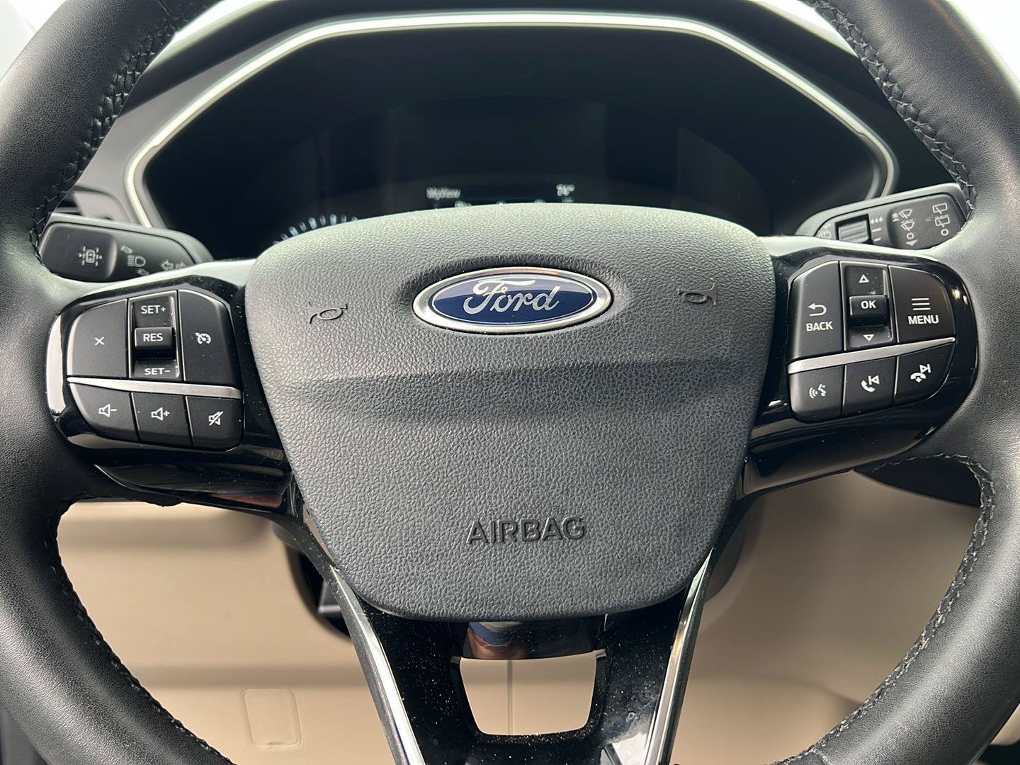Used 2022 Ford Escape SEL FWD image 12