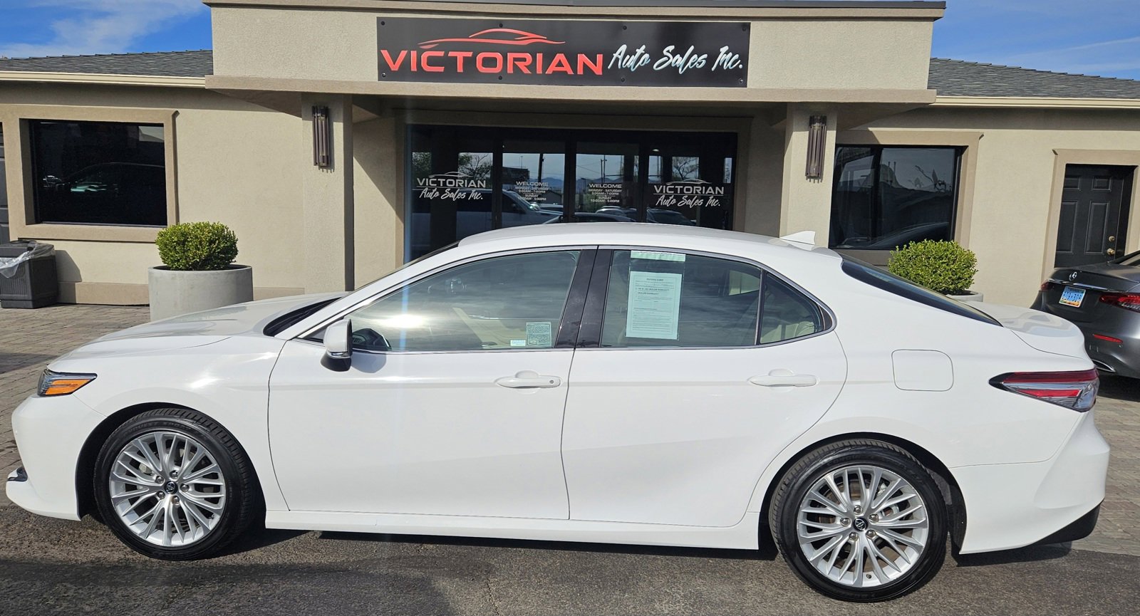 Used 2018 Toyota Camry XLE w/ Audio Package image 3