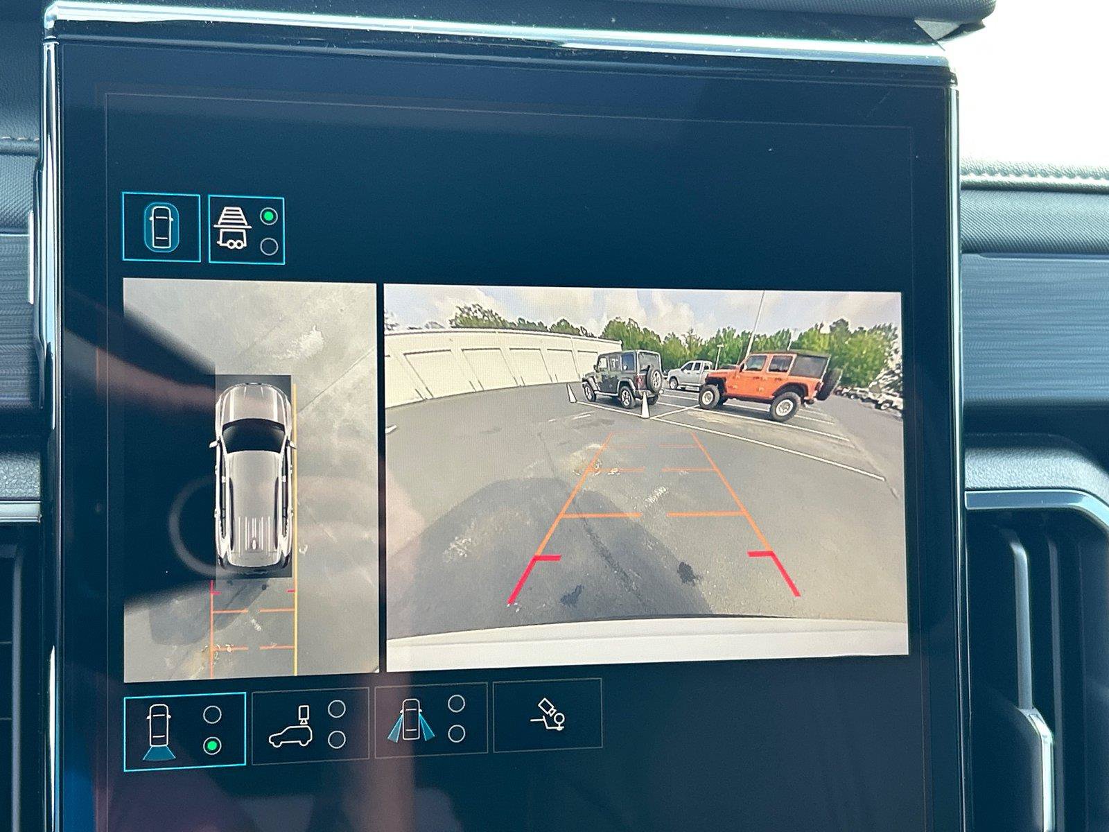 New 2026 GMC Acadia AT4 w/ Luxury Package AWD/4WD image 23