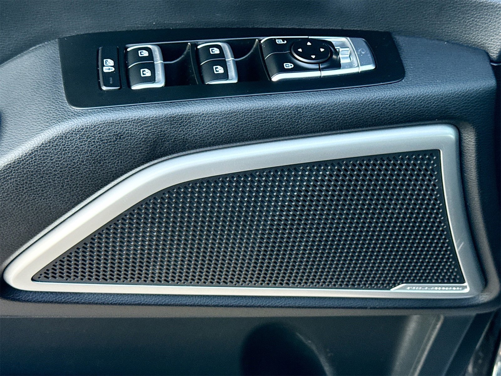 Used 2022 Kia Telluride EX w/ EX Premium Package image 19