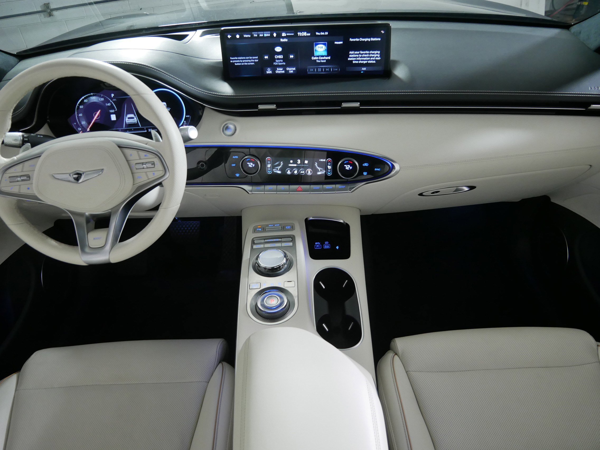 Certified 2025 Genesis Electrified GV70 Advanced w/ Prestige Package image 10