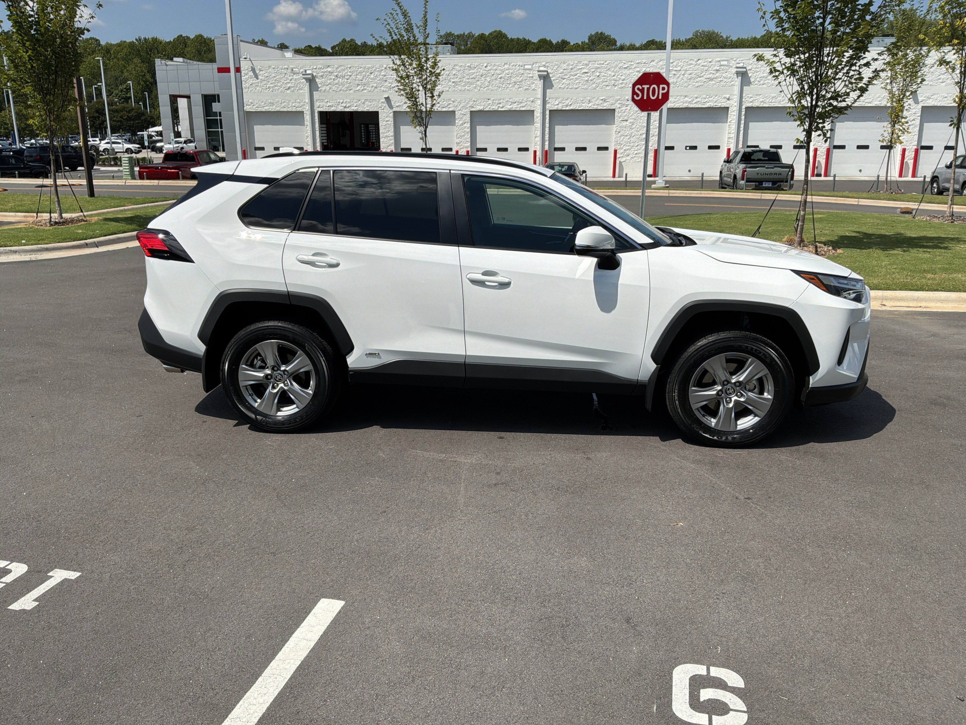 Used 2024 Toyota RAV4 XLE AWD/4WD image 11