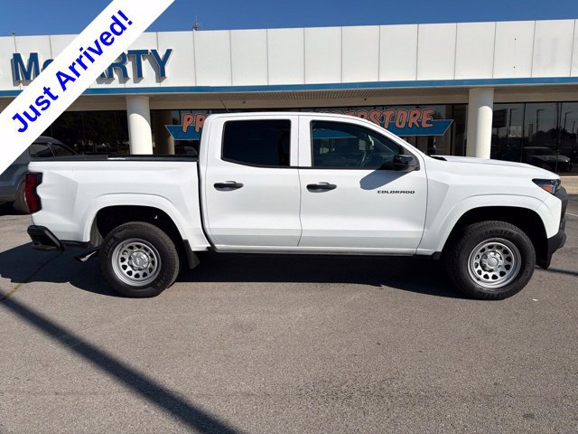 Used 2024 Chevrolet Colorado W/T w/ Safety Package RWD image 2