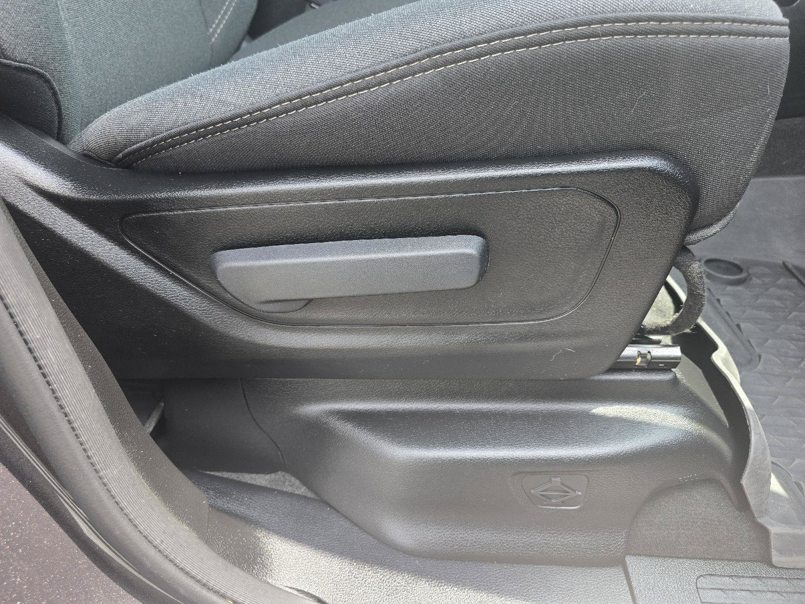 Used 2023 RAM 1500 Big Horn AWD/4WD image 42