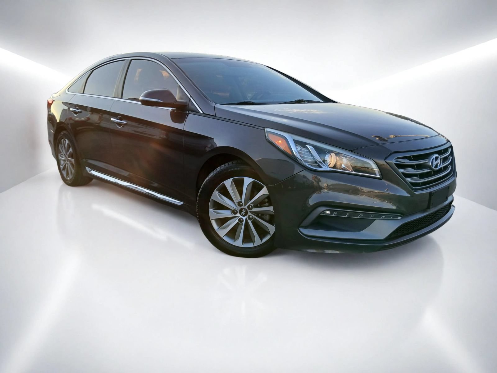 Used 2015 Hyundai Sonata Sport w/ Option Group 04 FWD image 1