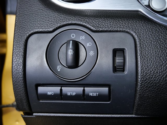 Used 2010 Ford Mustang Coupe RWD image 24