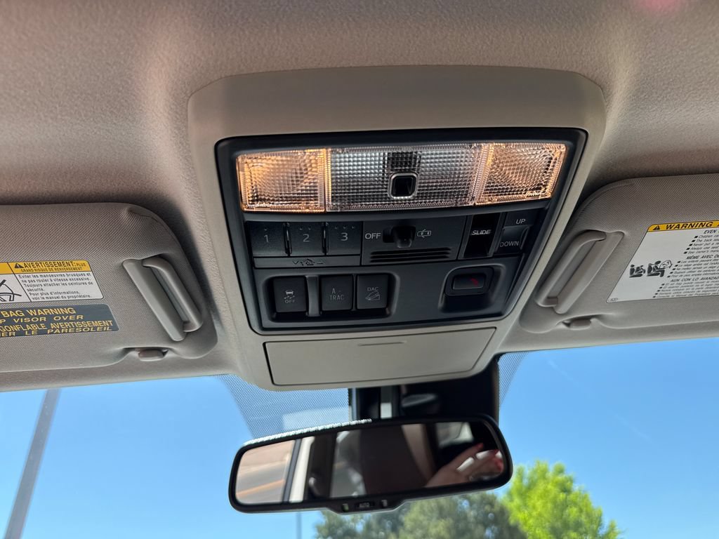 Used 2024 Toyota 4Runner Limited AWD/4WD image 19