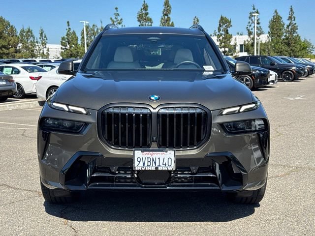 Used 2026 BMW X7 xDrive40i w/ M Sport Package AWD/4WD image 4