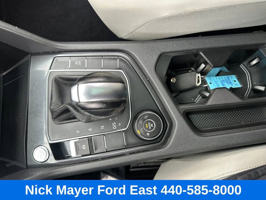 Used 2020 Volkswagen Tiguan SE w/ Panoramic Sunroof Package image 32