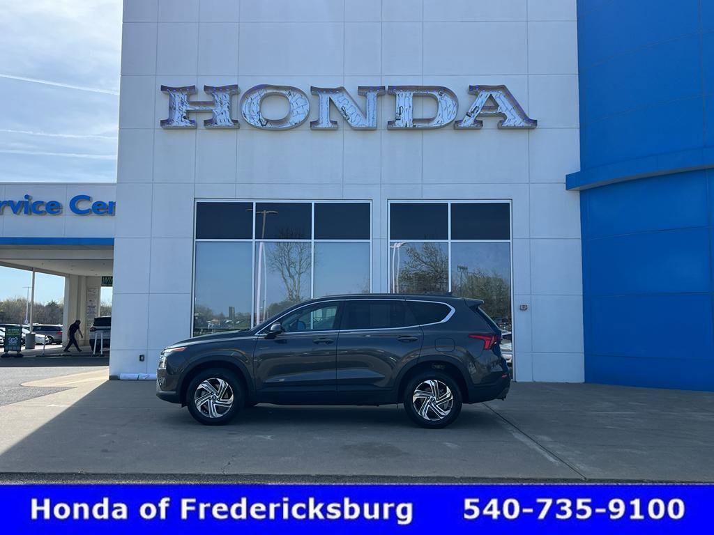 Used 2023 Hyundai Santa Fe SE image 1