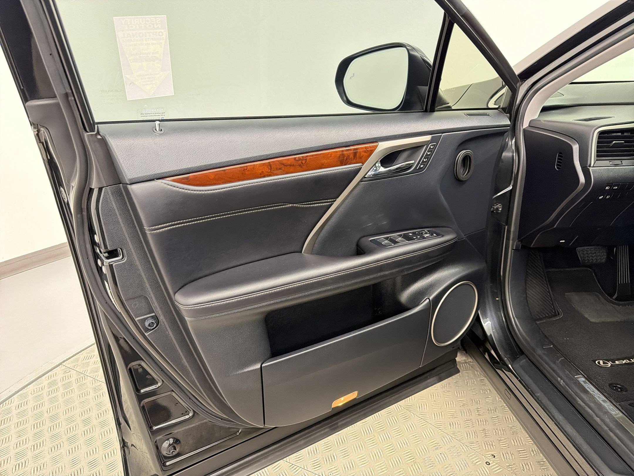 Used 2019 Lexus RX 350L FWD image 23