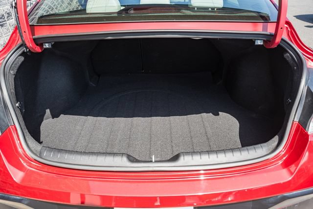 Used 2024 Hyundai Elantra Limited FWD image 11