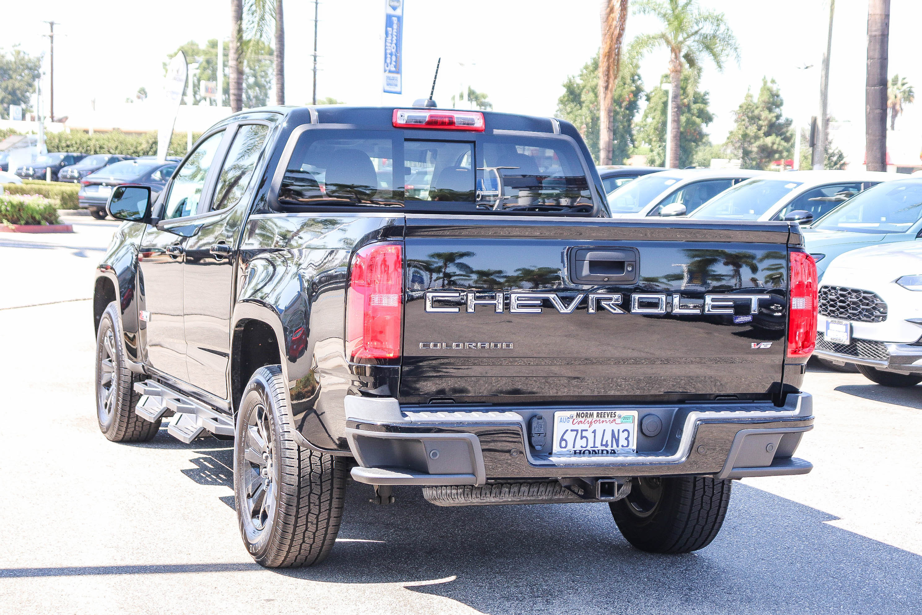 Used 2022 Chevrolet Colorado Z71 w/ Z71 Midnight Edition AWD/4WD image 13