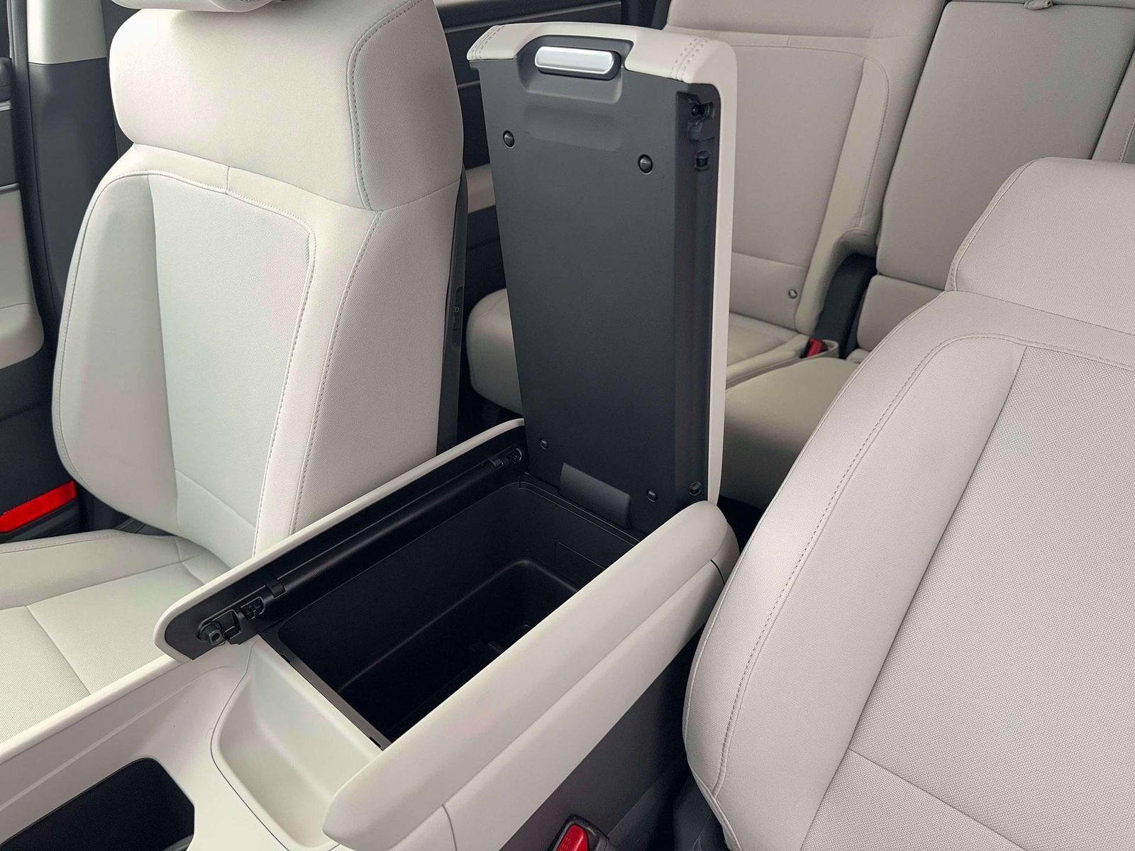New 2026 Hyundai Santa Fe SE AWD/4WD image 18