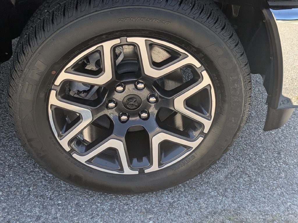 New 2026 RAM 1500 Laramie AWD/4WD image 16
