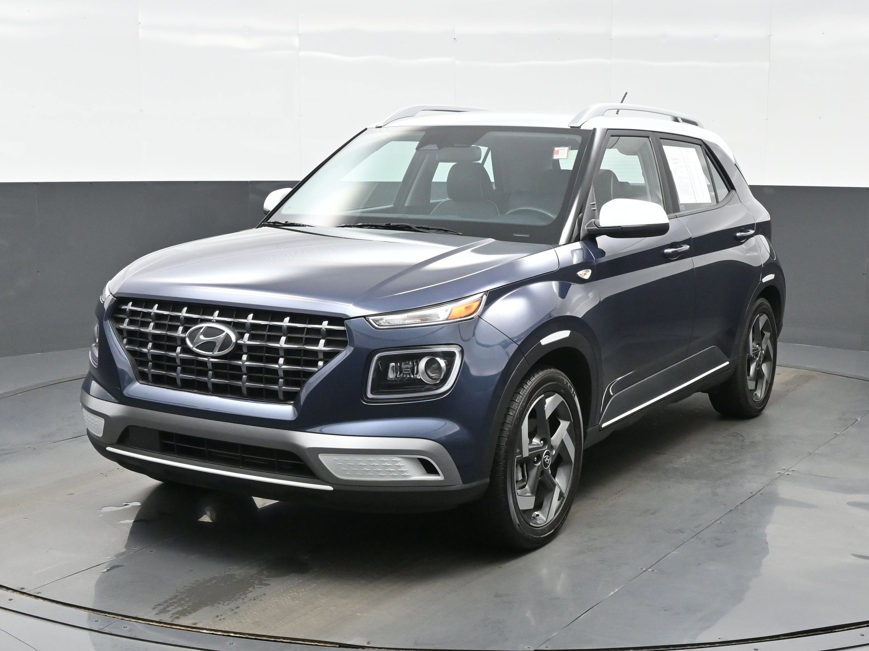Used 2023 Hyundai Venue Limited w/ Cargo Package