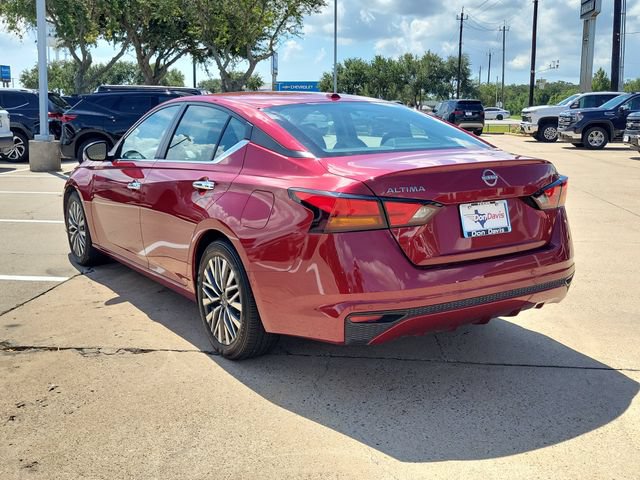 Used 2025 Nissan Altima 2.5 SV FWD image 4