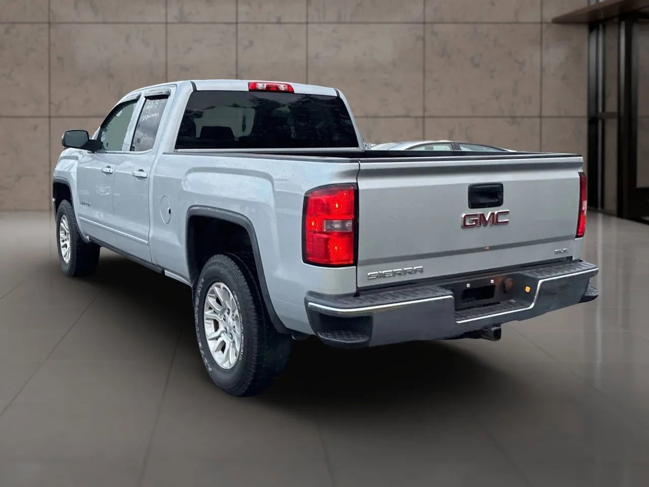 Used 2015 GMC Sierra 1500 SLE w/ SLE Value Package image 5