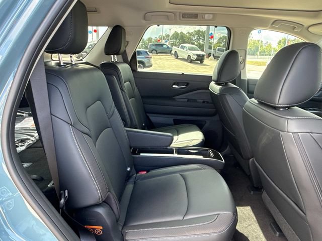 New 2026 Nissan Pathfinder SL w/ SL Premium Package FWD image 11