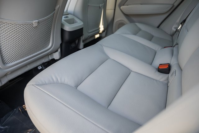 Certified 2024 Volvo XC60 B5 Plus w/ Climate Package image 34