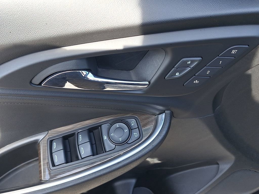 Used 2023 Chevrolet Malibu LT w/ Driver Confidence Package FWD image 28