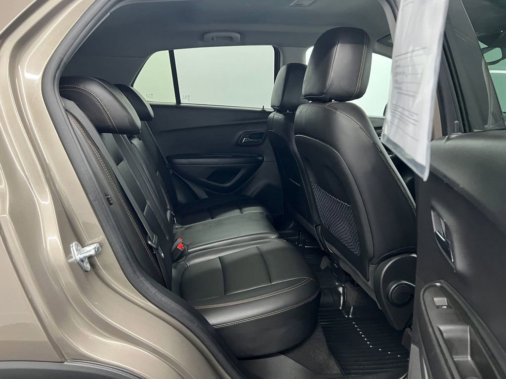 Used 2021 Chevrolet Trax LT w/ Premium Seat Package image 25