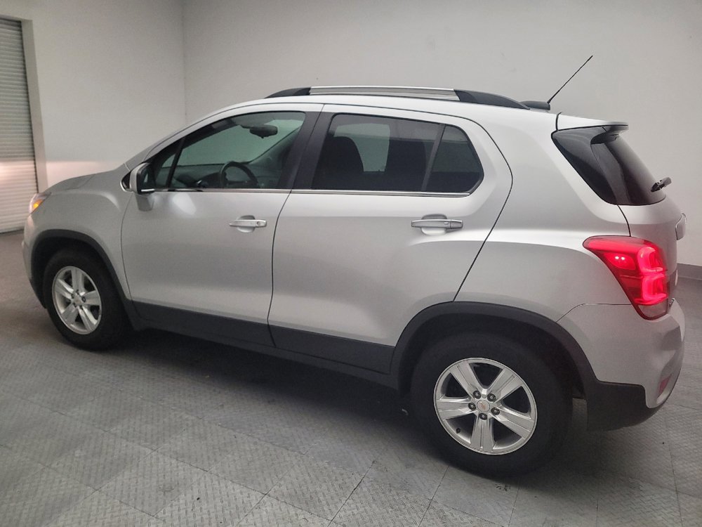 Used 2018 Chevrolet Trax LT w/ LT Convenience Package image 3