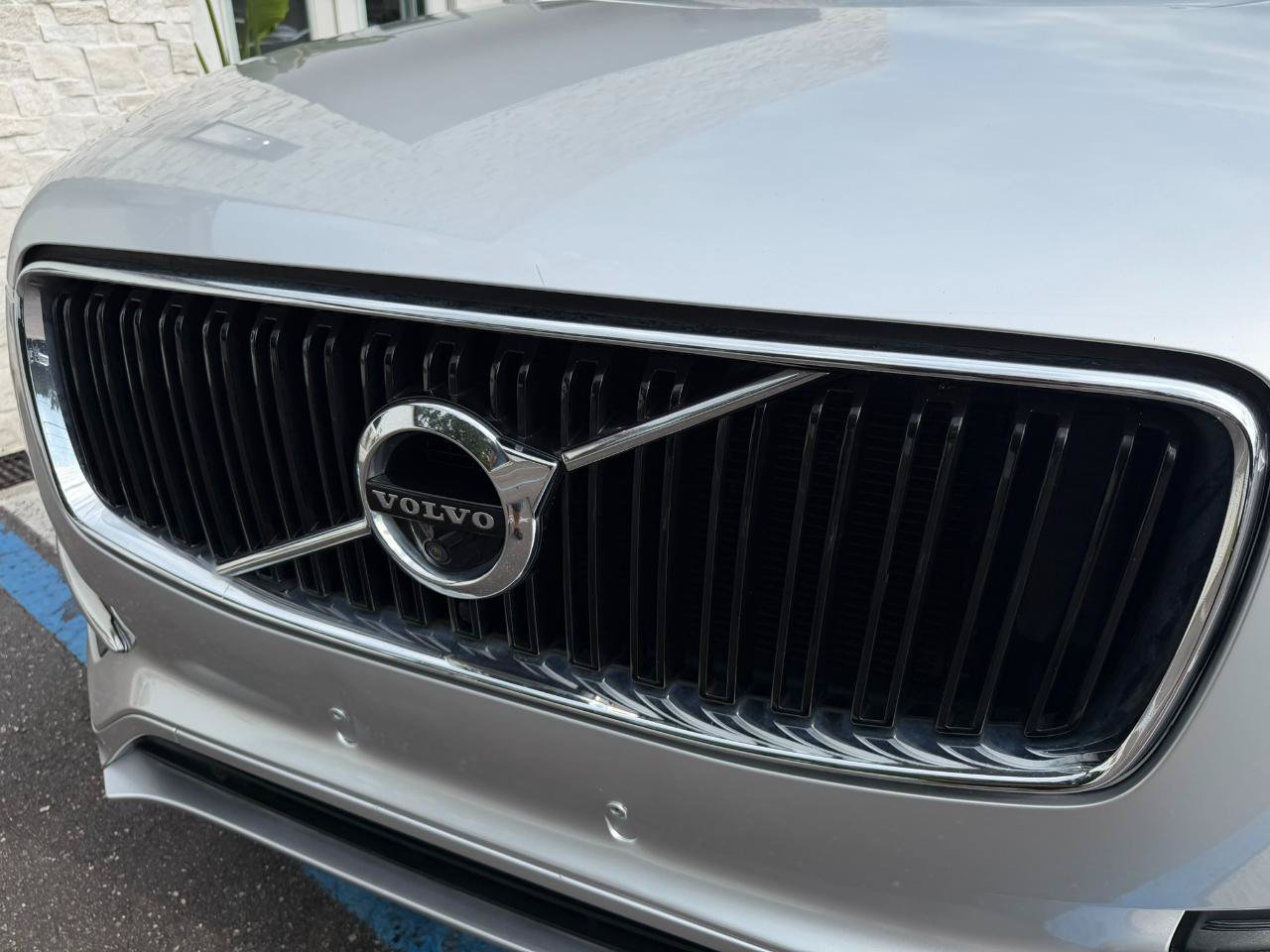 Used 2018 Volvo XC90 T6 Momentum w/ Convenience Package AWD/4WD image 5