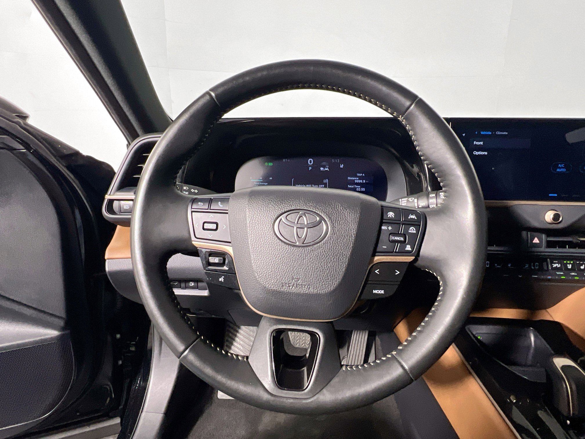 Used 2025 Toyota Crown Signia AWD/4WD image 17