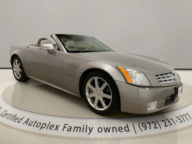 Used 2005 Cadillac XLR RWD image 13