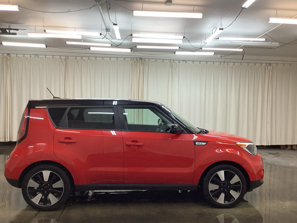 Used 2019 Kia Soul + image 5