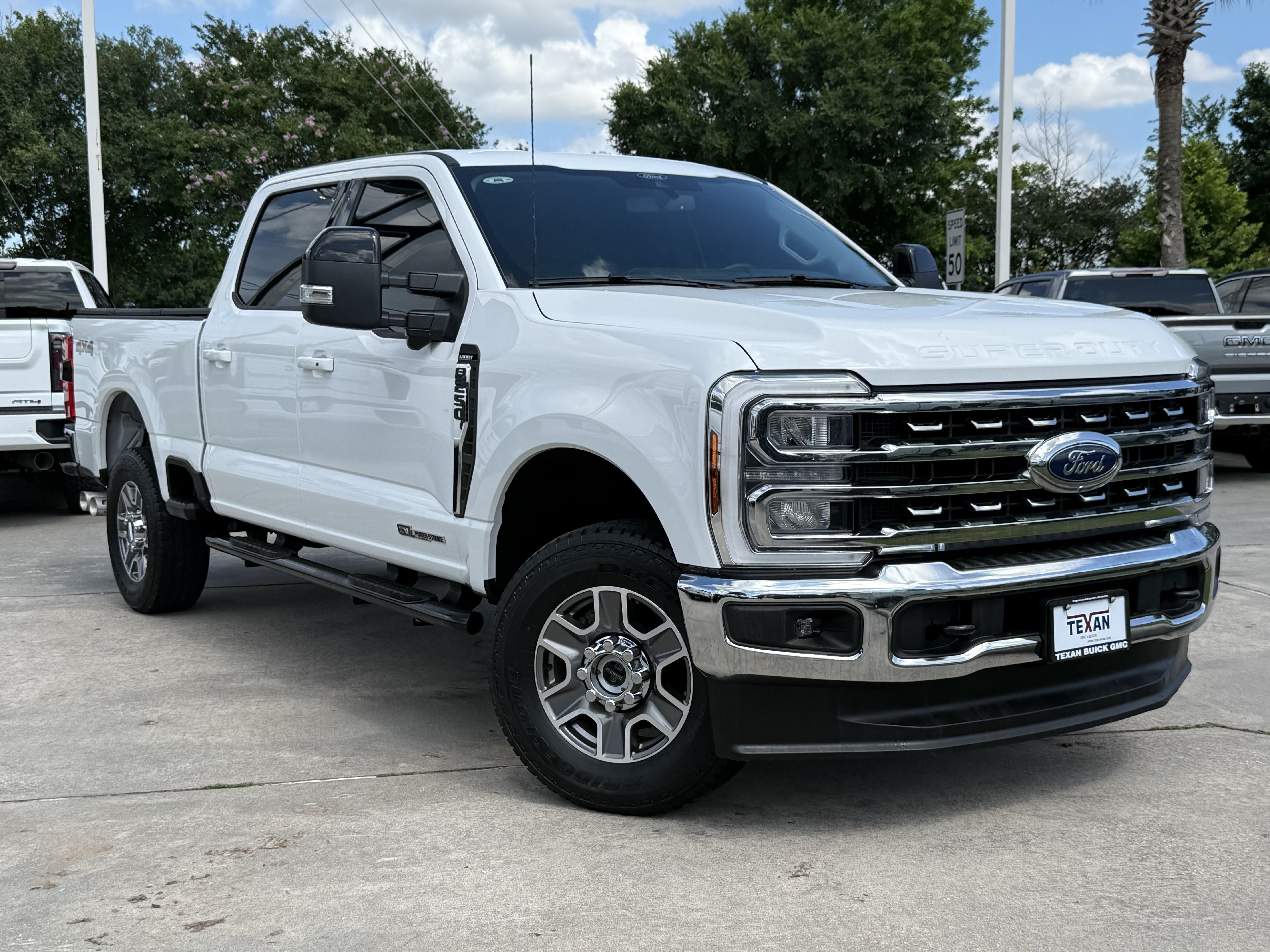 Used 2024 Ford F250 Lariat AWD/4WD image 2