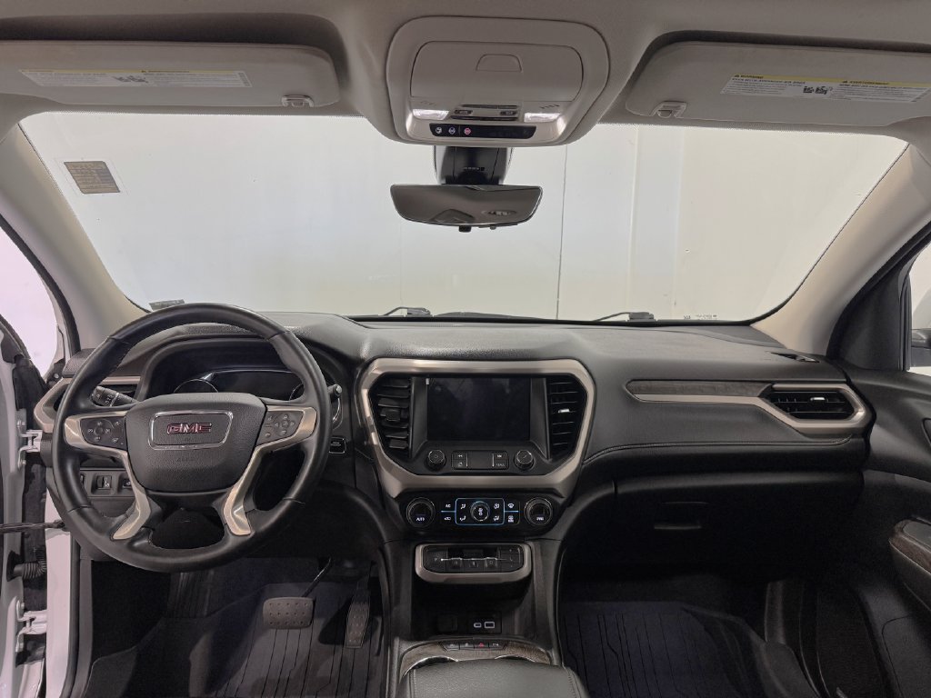 Used 2023 GMC Acadia Denali w/ Denali Ultimate Package AWD/4WD image 2