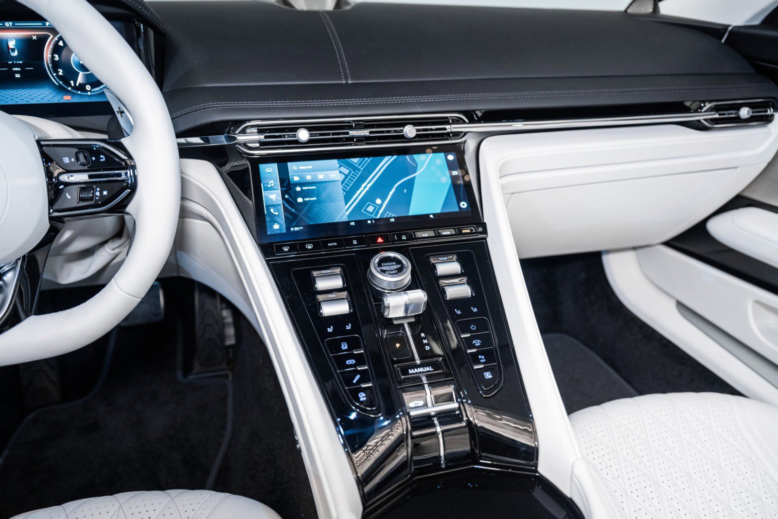 Used 2025 Aston Martin DB12 Volante image 21