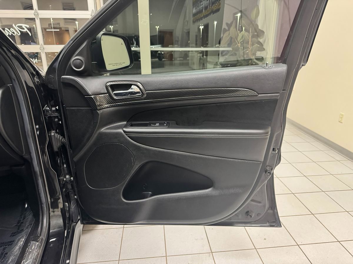 Used 2014 Jeep Grand Cherokee SRT AWD/4WD image 14