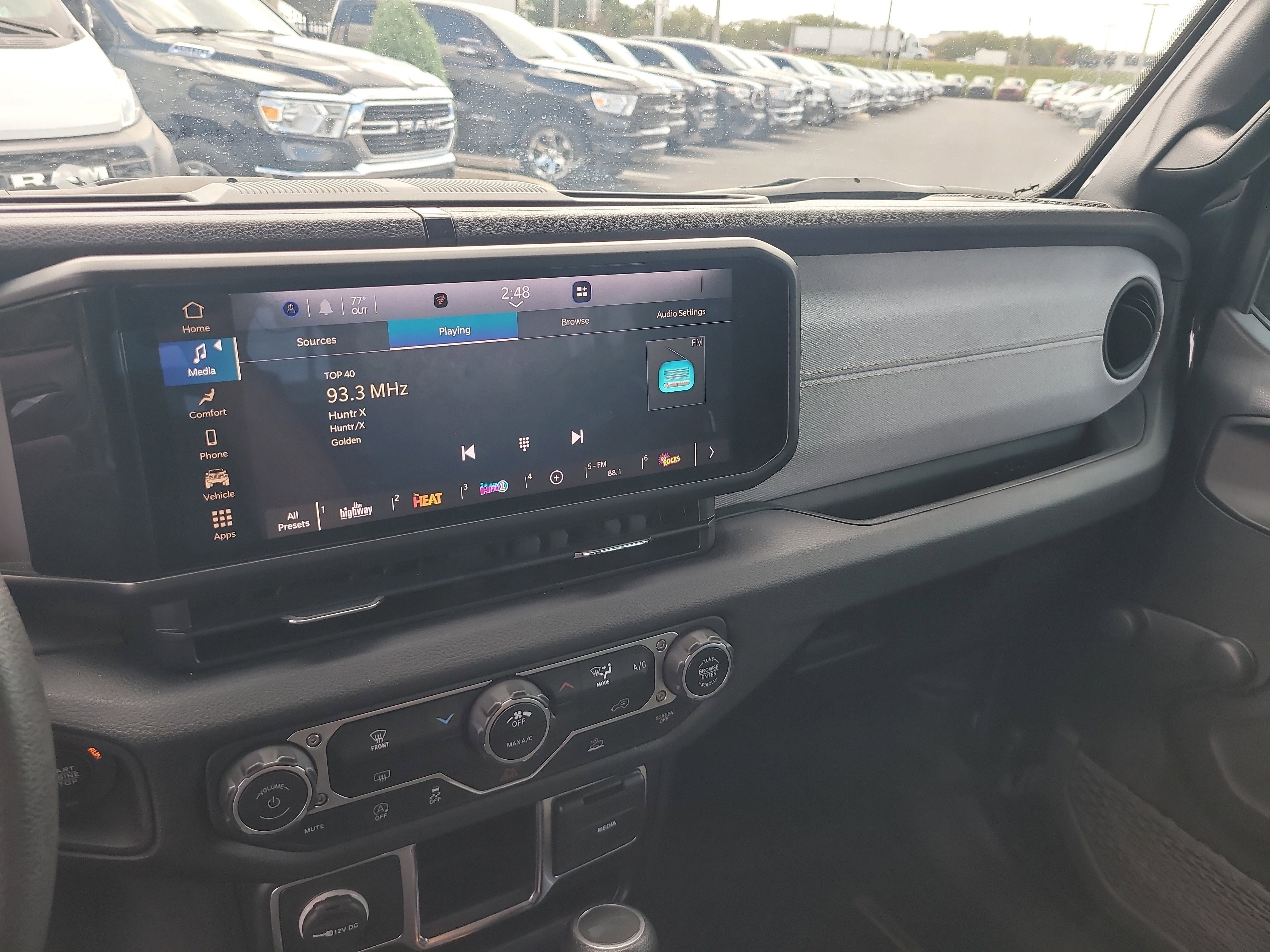 Used 2024 Jeep Wrangler Unlimited Sport AWD/4WD image 18