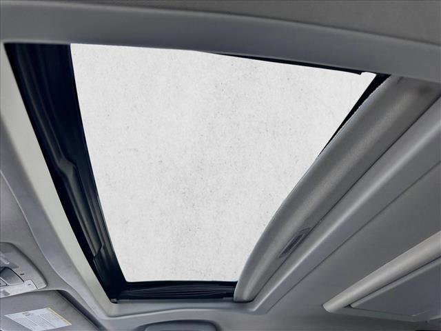 Used 2015 Toyota Sienna XLE image 16