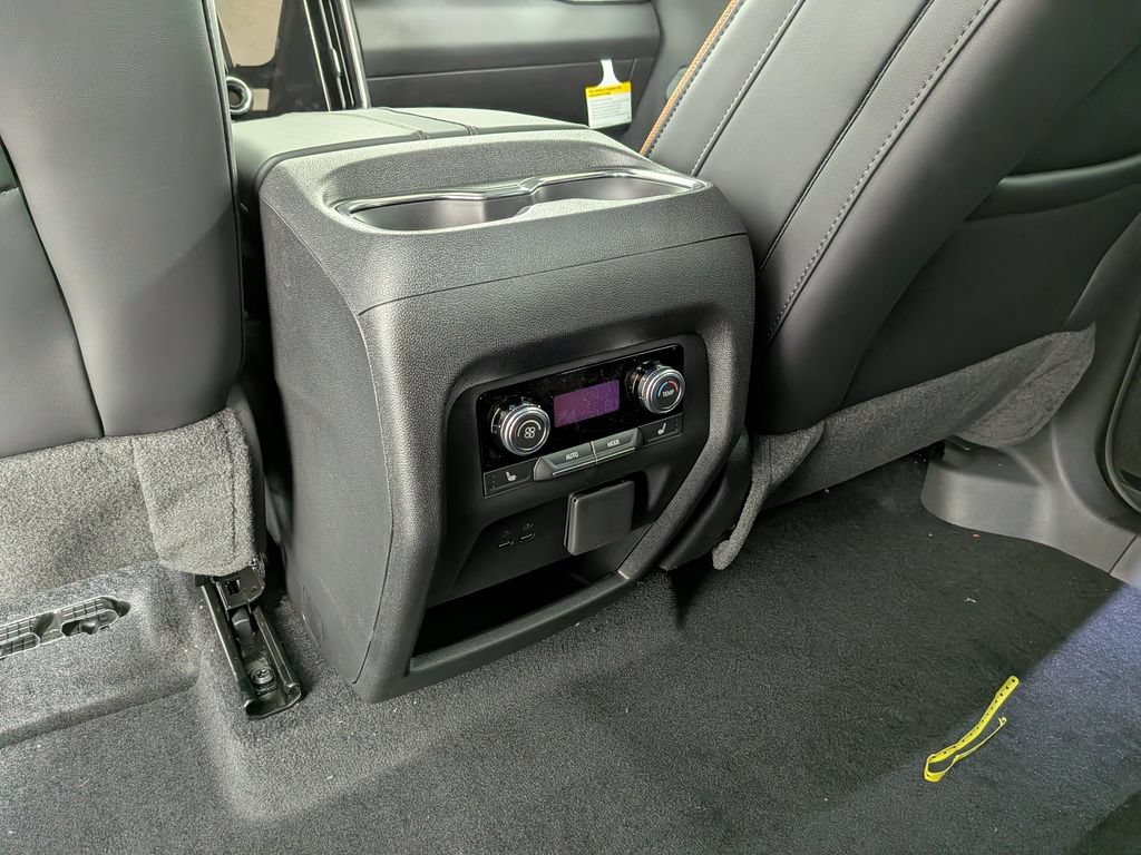 New 2026 GMC Acadia AT4 w/ Luxury Package AWD/4WD image 35