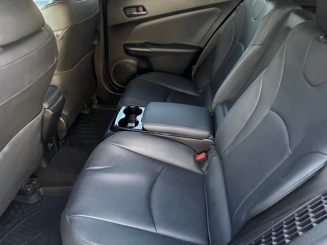 Used 2018 Toyota Prius Prime Premium image 17