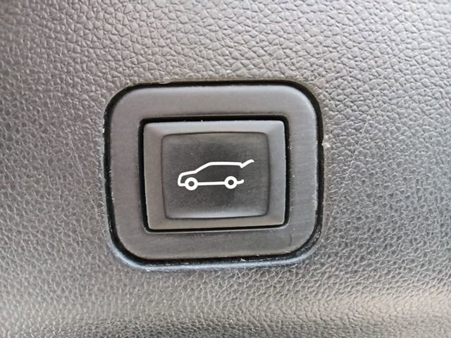 Used 2024 Chevrolet Tahoe Z71 w/ Luxury Package image 33