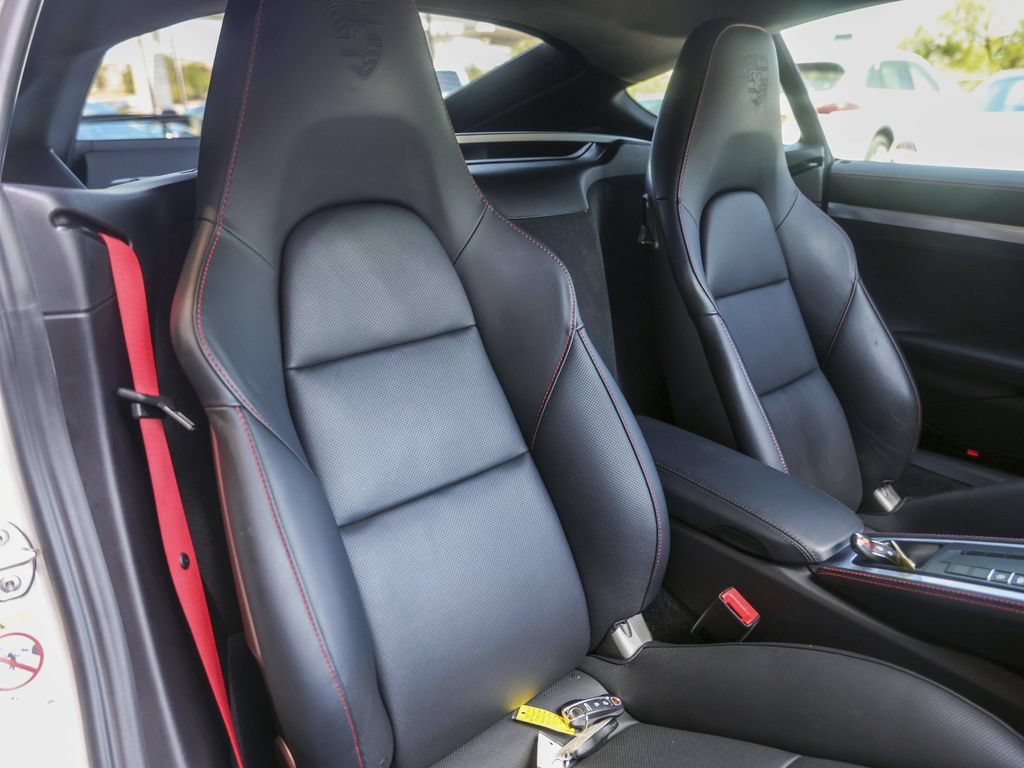Certified 2025 Porsche 718 Cayman S RWD image 36
