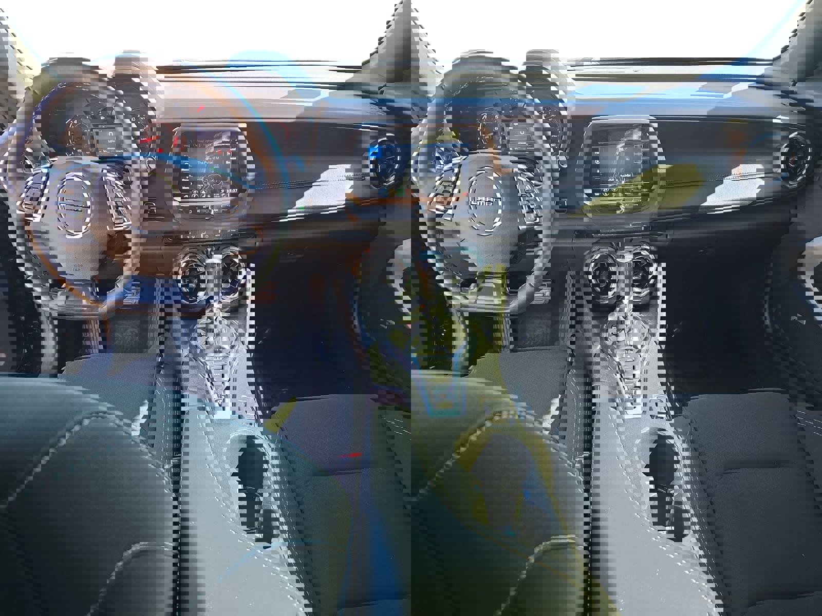 Used 2021 Chevrolet Camaro LT w/ RS Package image 9