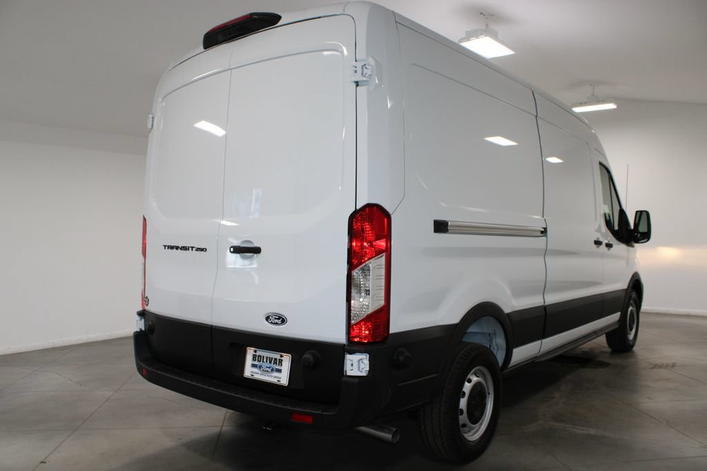 New 2026 Ford Transit 250 148 Medium Roof w/ Load Area Protection Package RWD image 8