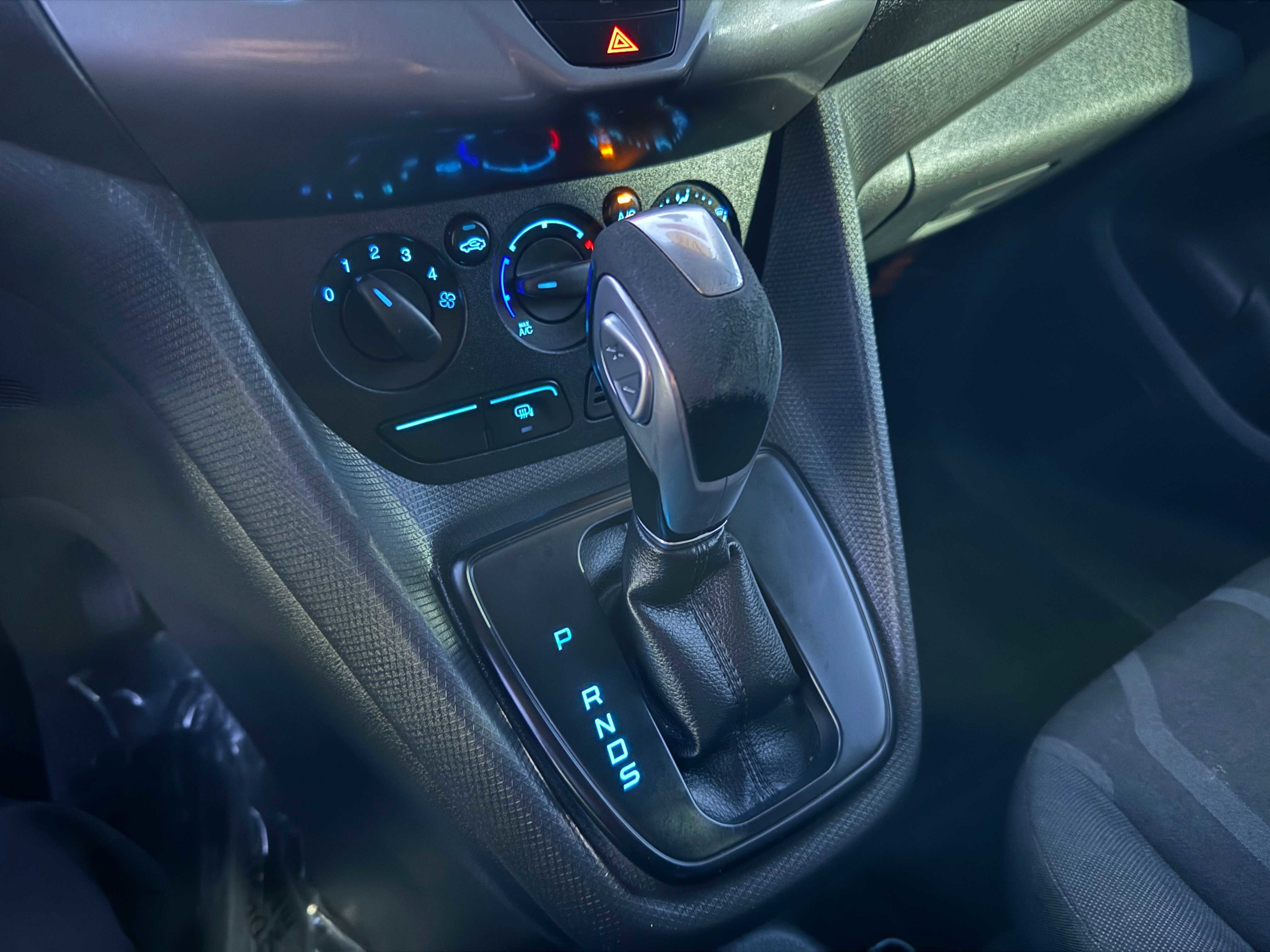 Used 2016 Ford Transit Connect XLT image 17