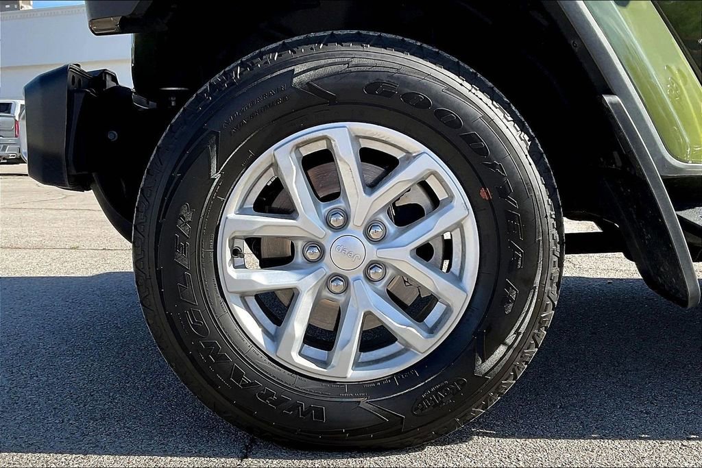 Used 2023 Jeep Gladiator Sport image 8