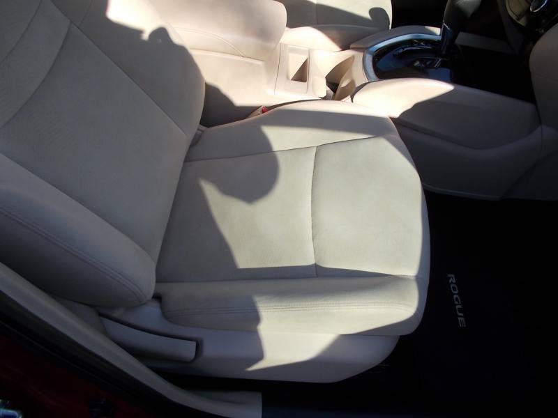 Used 2016 Nissan Rogue SV AWD/4WD image 19