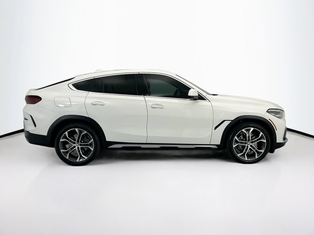Used 2022 BMW X6 xDrive40i w/ Luxury Seating Package AWD/4WD image 4
