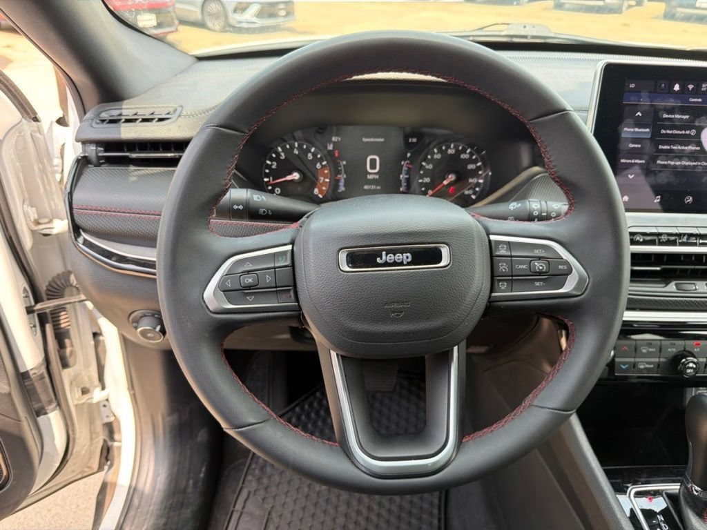 Used 2025 Jeep Compass Trailhawk AWD/4WD image 19