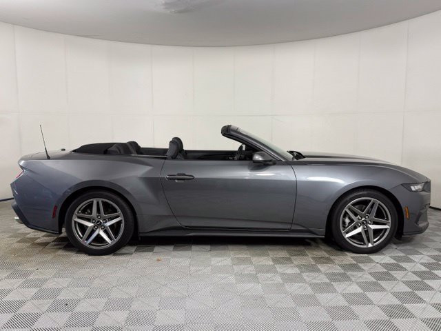 Used 2024 Ford Mustang Convertible RWD image 9